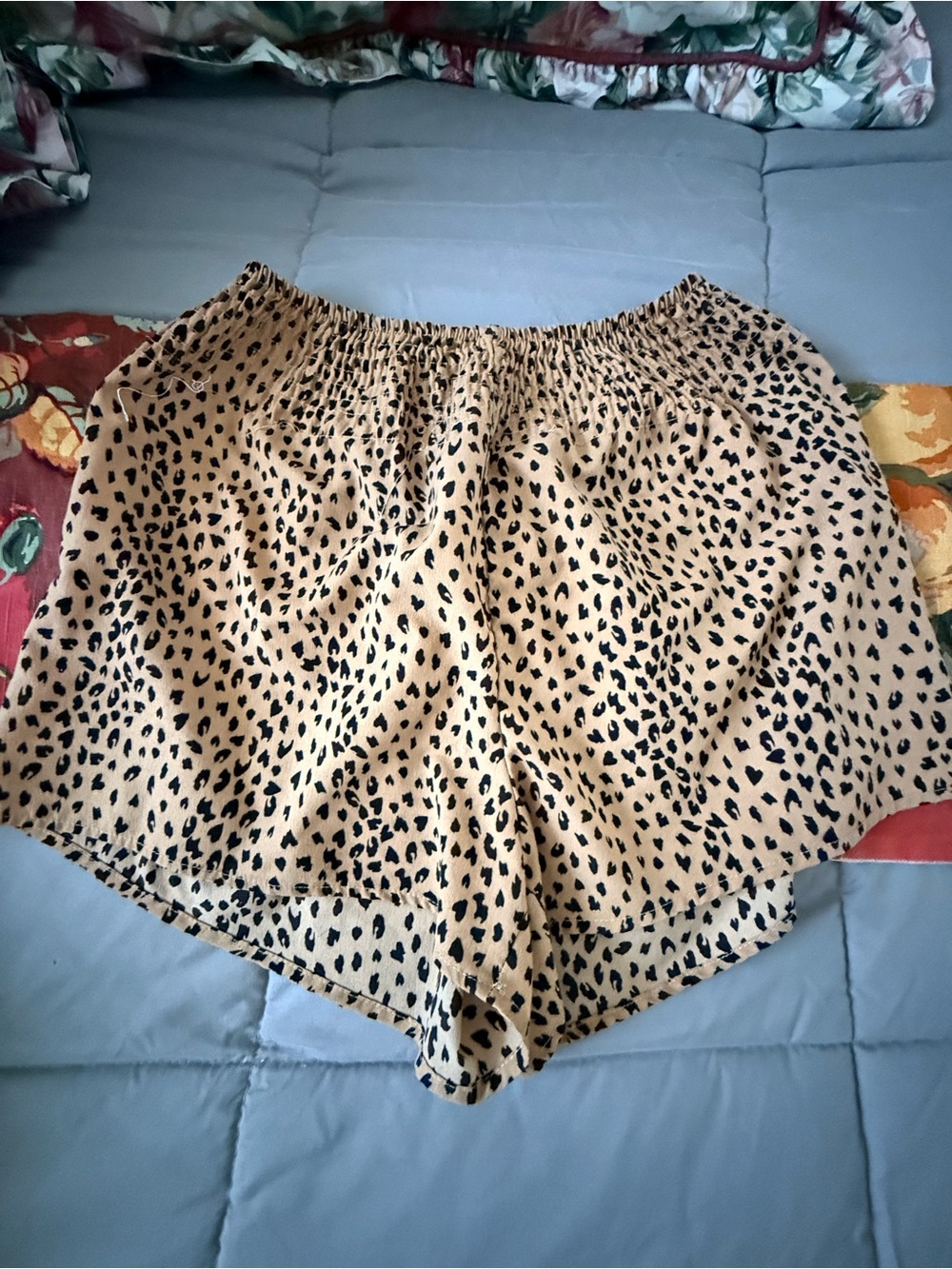 SHEIN Beige Leopard Print High Waist Elastic Shorts